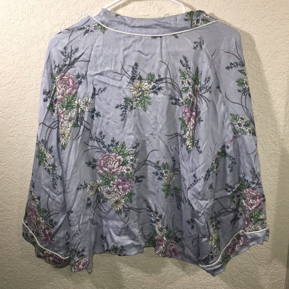 Light Blue Floral Print Kimono - Picture 3 of 4